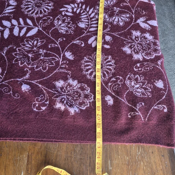 Elegant Floral Women's Turtleneck Sweater - Burgundy and Pink - Picture 5 of 6